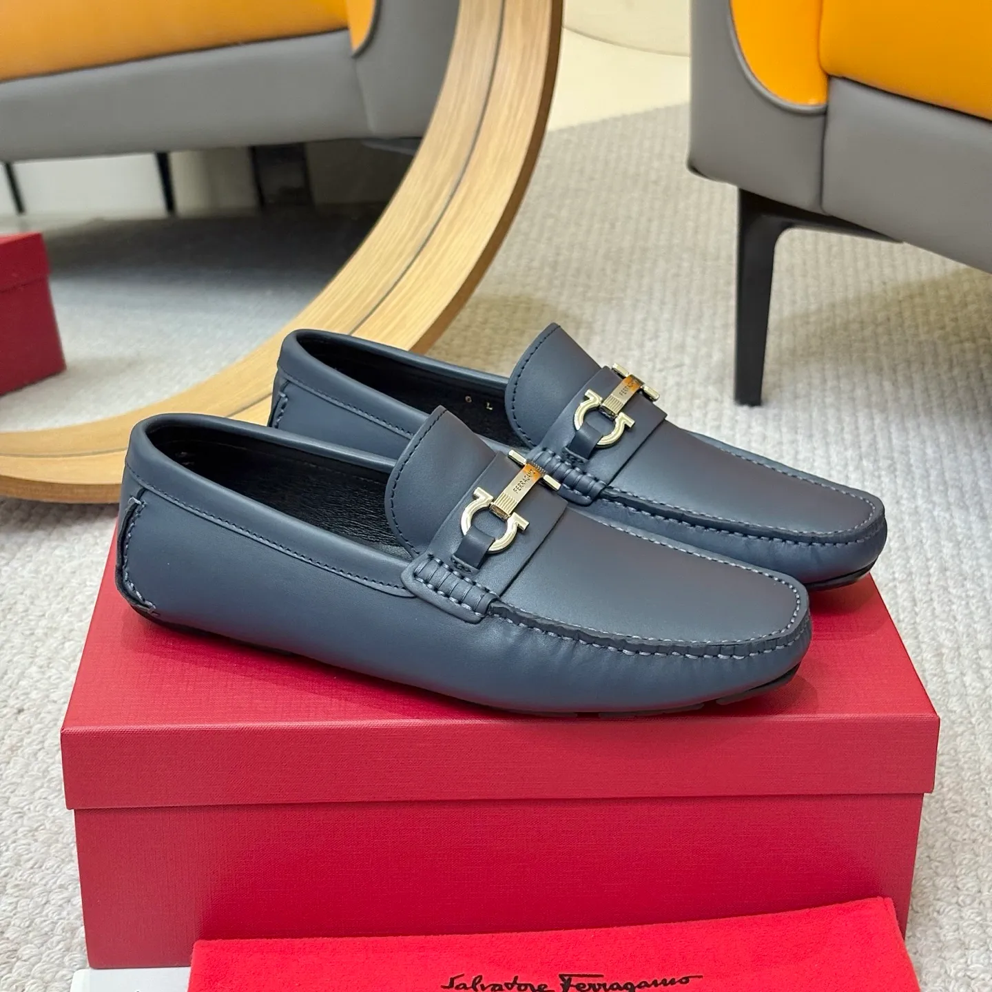 Men's men's shoes 💰420 (Yangli) Ferragamo 〰Ferragamo 2⃣️0⃣️2⃣️5️⃣ New series 👊🏻 Upper 🇮🇹 Italian imported calfskin, original outsole molding. Water-dyed sheepskin lining. The identity of every successful man is set off, and the upper and lower shoes are elegant and stable🚶🏻🚶🏻The high-end custom counter original replica is an eternal classic🔍️Number of codes: 38-46 with counter packaging